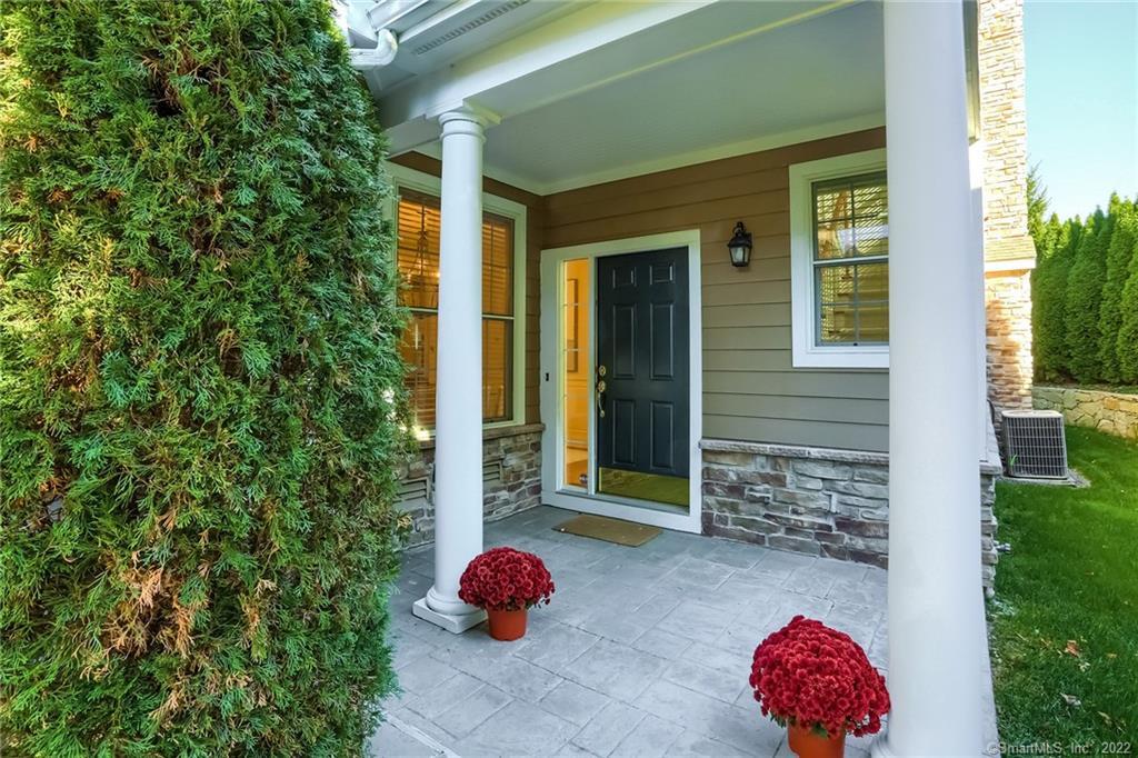 5 Terra Nova Circle — exterior photo