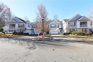 30 Franklin Court, Unit 30
