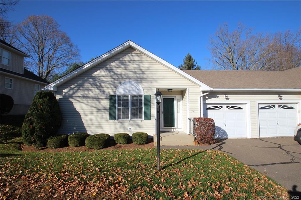 15 Cherry Blossom Lane — exterior photo