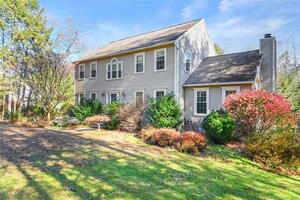 8 Sweetbriar Lane