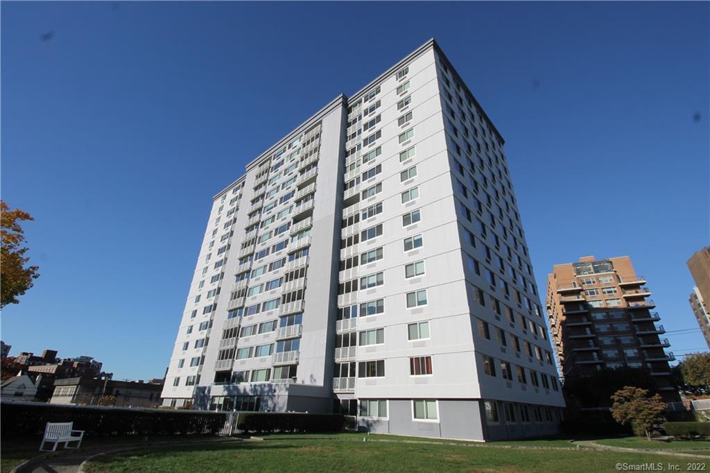 1 Strawberry Hill Avenue, Unit 10C — exterior photo