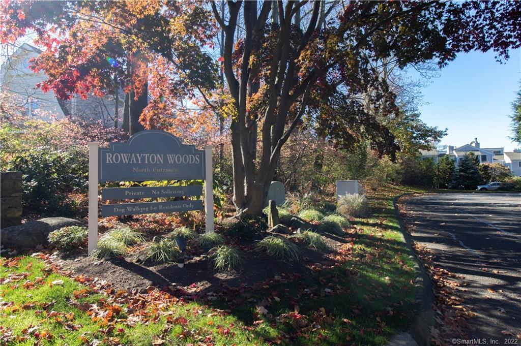 35 Rowayton Woods Drive, Unit 35 — exterior photo