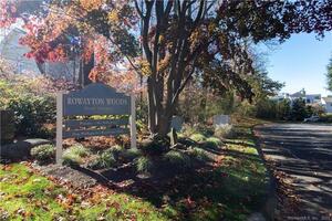 35 Rowayton Woods Drive, Unit 35