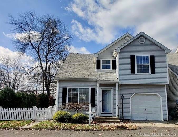 14 Maple Tree Avenue, Unit 1 — exterior photo
