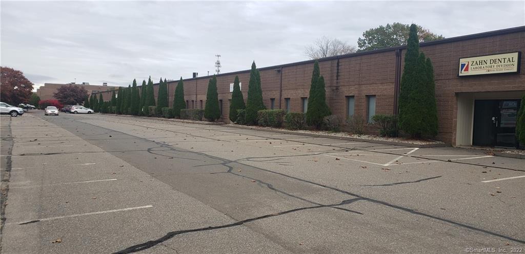 Harvest Park Campus consisting of 215, 000 SF of commercial space. Available unit in Building 3 10, 000+/- SF. All spaces have a minimum of 200 amp 3 phase power. Net charges are estimated to be 3.00 psf.