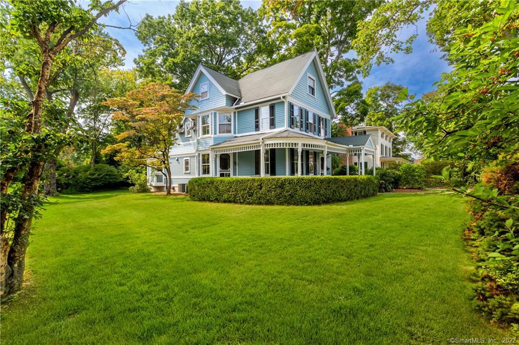 33 Spruce Street — exterior photo