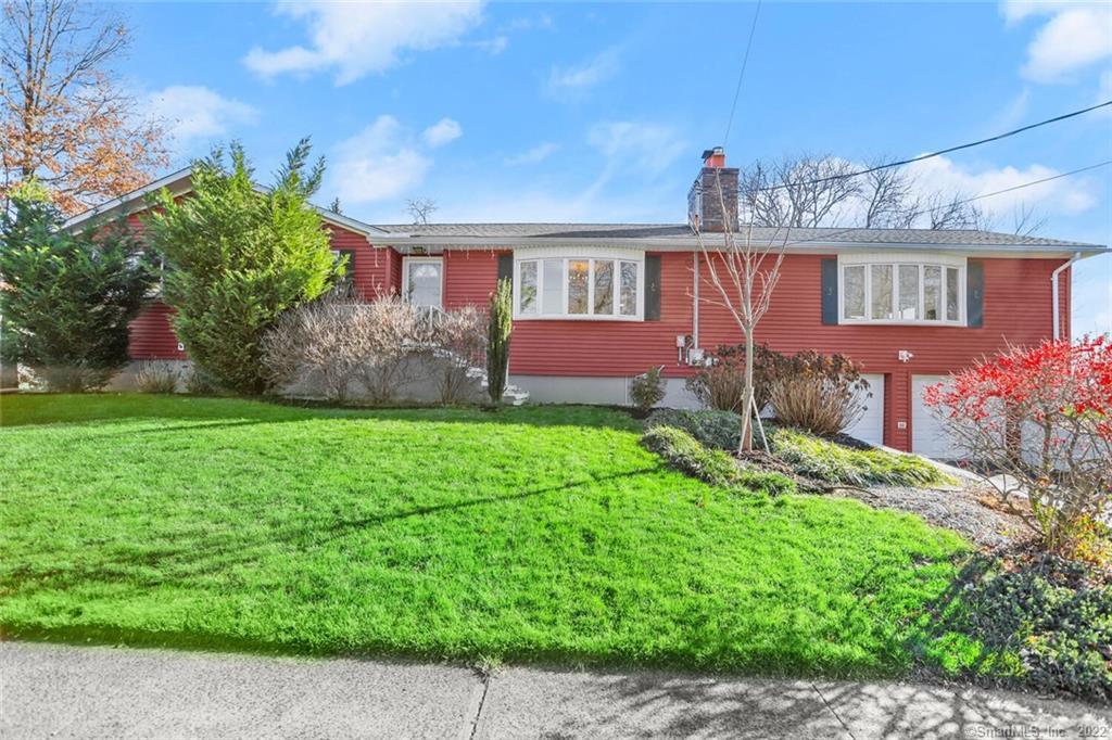 55 Mayfair Road — exterior photo
