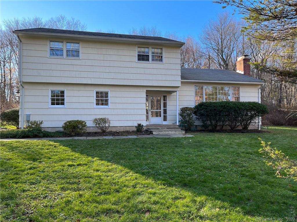 104 Rivergate Drive — exterior photo