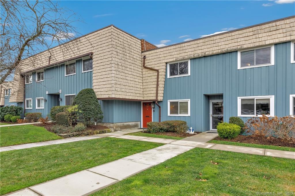 1211 Stratfield Road, Unit 1211 — exterior photo