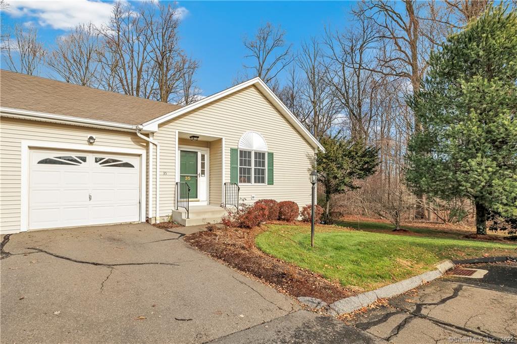 35 Cherry Blossom Lane — exterior photo