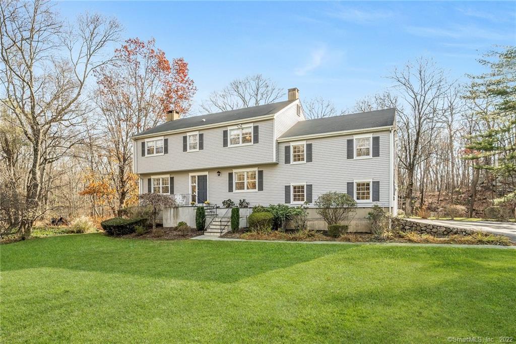 11 Shannon Lane — exterior photo