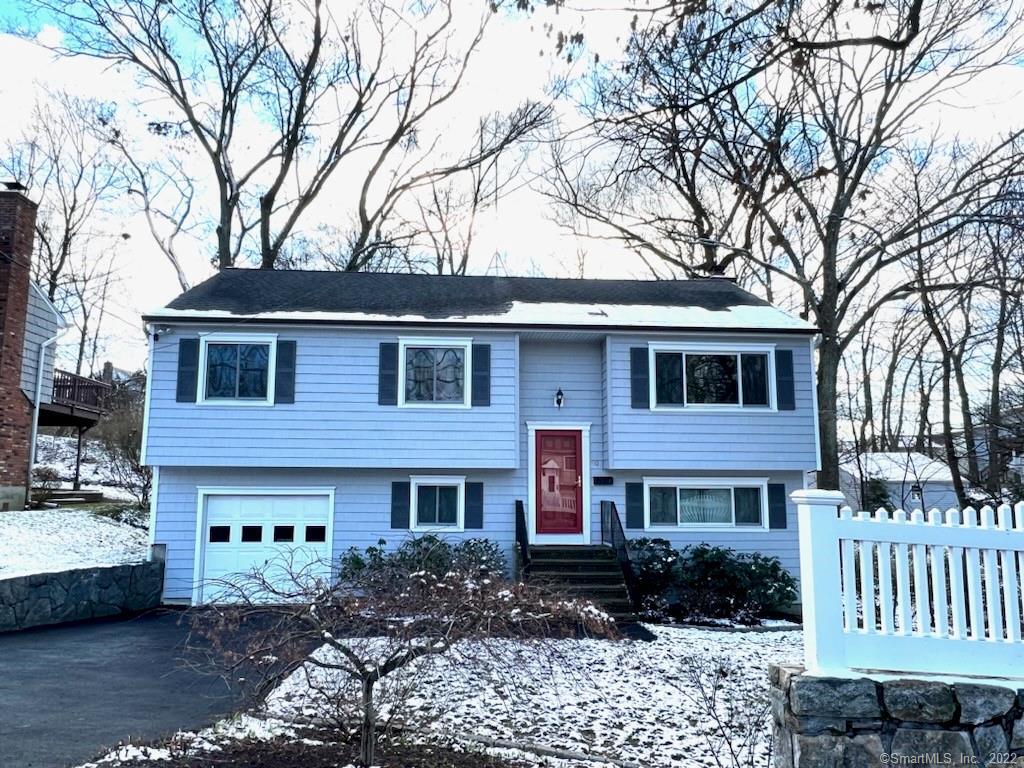 90 Crestview Avenue — exterior photo