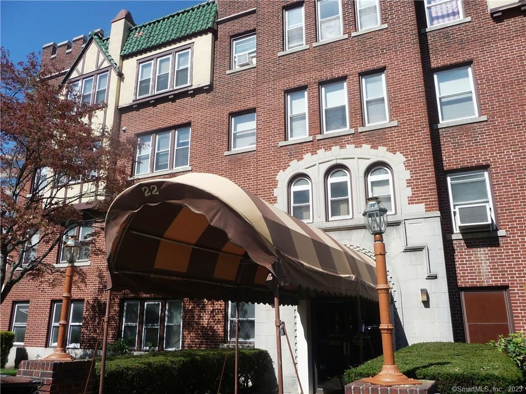 22 Glenbrook Road, Unit 401 — exterior photo