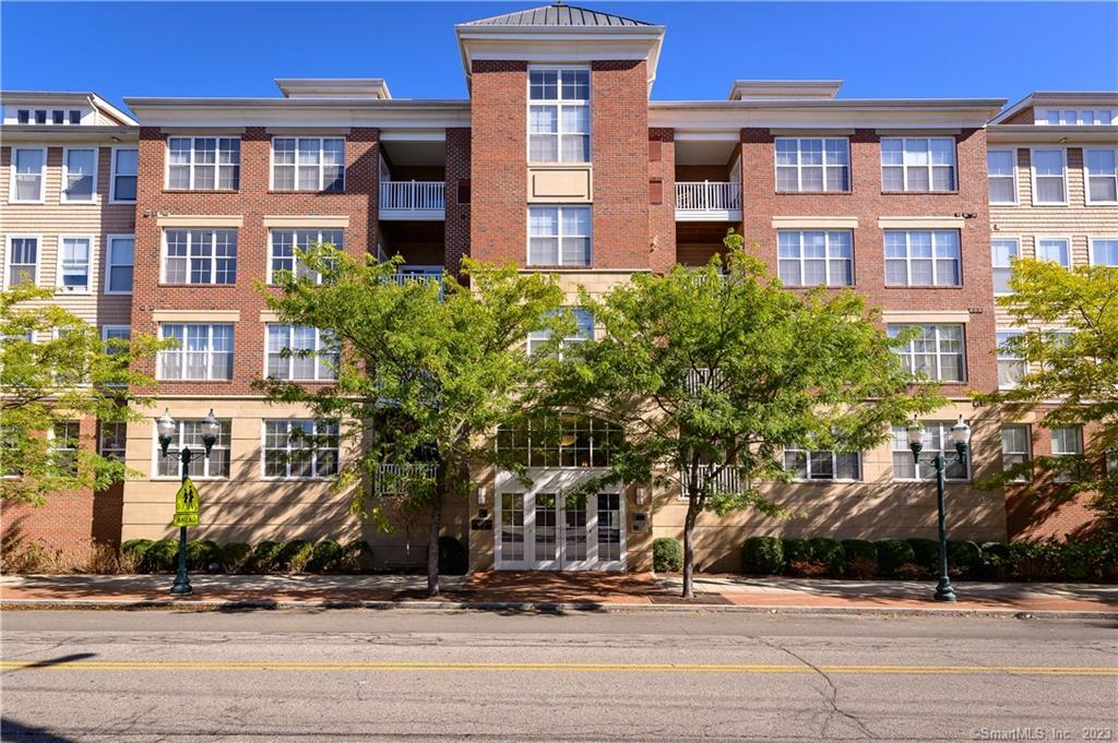 25 Adams Avenue, Unit 305 — exterior photo
