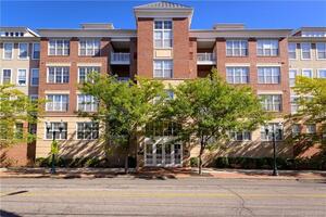 25 Adams Avenue, Unit 305