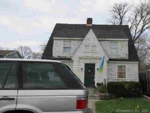 81 Pine Hill Avenue