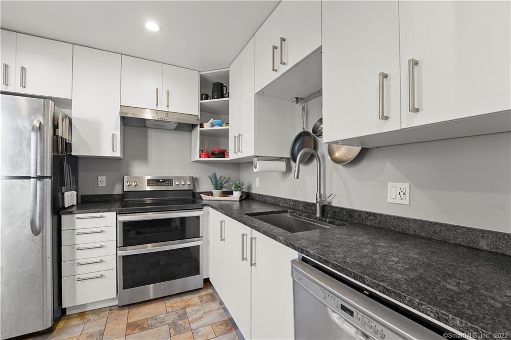 284 Hubbard Avenue, Unit 2 — exterior photo