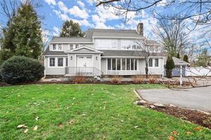 206 Rowayton Woods Drive, Unit 206