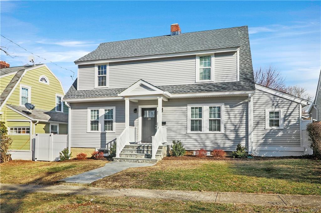 18 Lakeview Drive — exterior photo