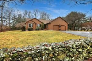 2575 Huntington Road