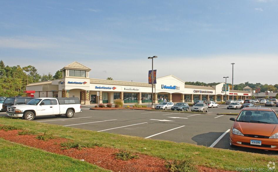 Former Goodwill store. Large sales area ready to go and ample back room space. Located on Farmington Avenue in Bristol, CT in the very busy ShopRite Plaza. Other Tenants include ShopRite, Crazy Bruce's Liquor, Bank of America, Advance Auto, Town Fair Tire, Panera Bread, and others. Also nearby to Home Depot, WalMart, Staples, and many more. Excellent for a retail or medical use.