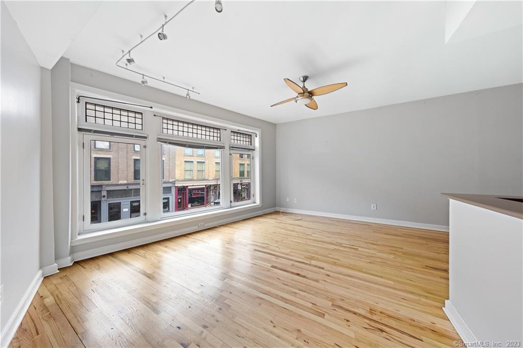 125 Washington Street, Unit 202 — exterior photo