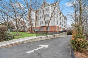 4 Lowe Street, Unit 202