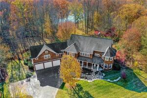 11 Hidden Spring Drive