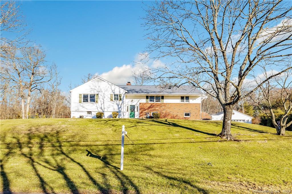 35 New England Drive — exterior photo