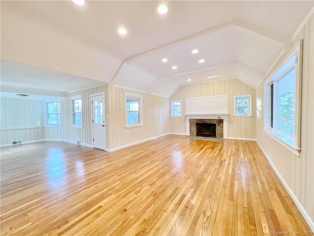 69 Dogwood Lane — exterior photo
