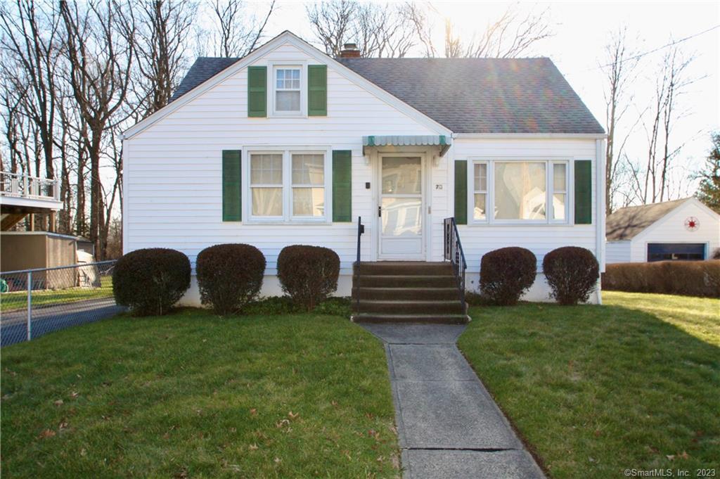 75 Oakwood Drive — exterior photo