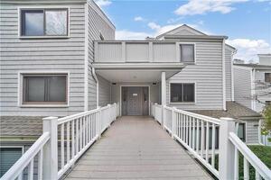 3 Rowayton Woods Drive, Unit 3