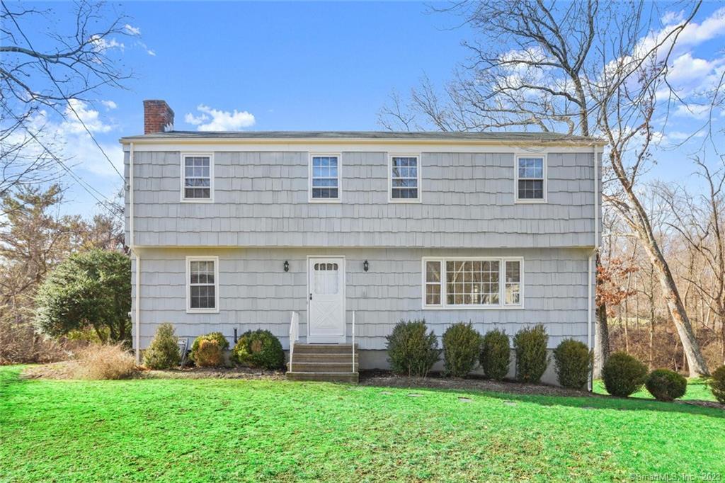 38 Lincoln Drive — exterior photo