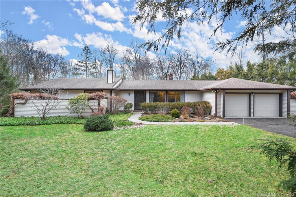 120 Bayberry Road — exterior photo