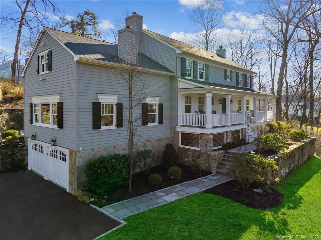 4 Green Beach Drive — exterior photo