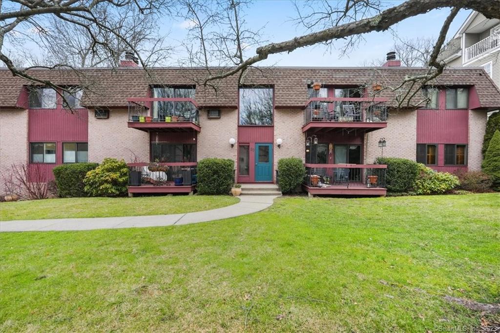 80 Maple Tree Avenue, Unit 15 — exterior photo
