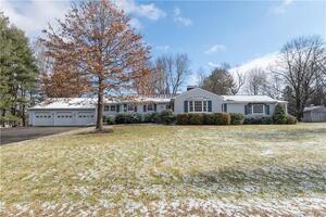 37 Taunton Ridge Road