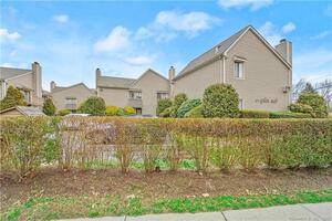 377 Glenbrook Road, Unit 7
