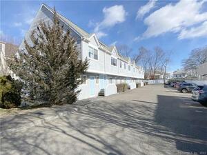 34 Stuart Avenue, Unit 4