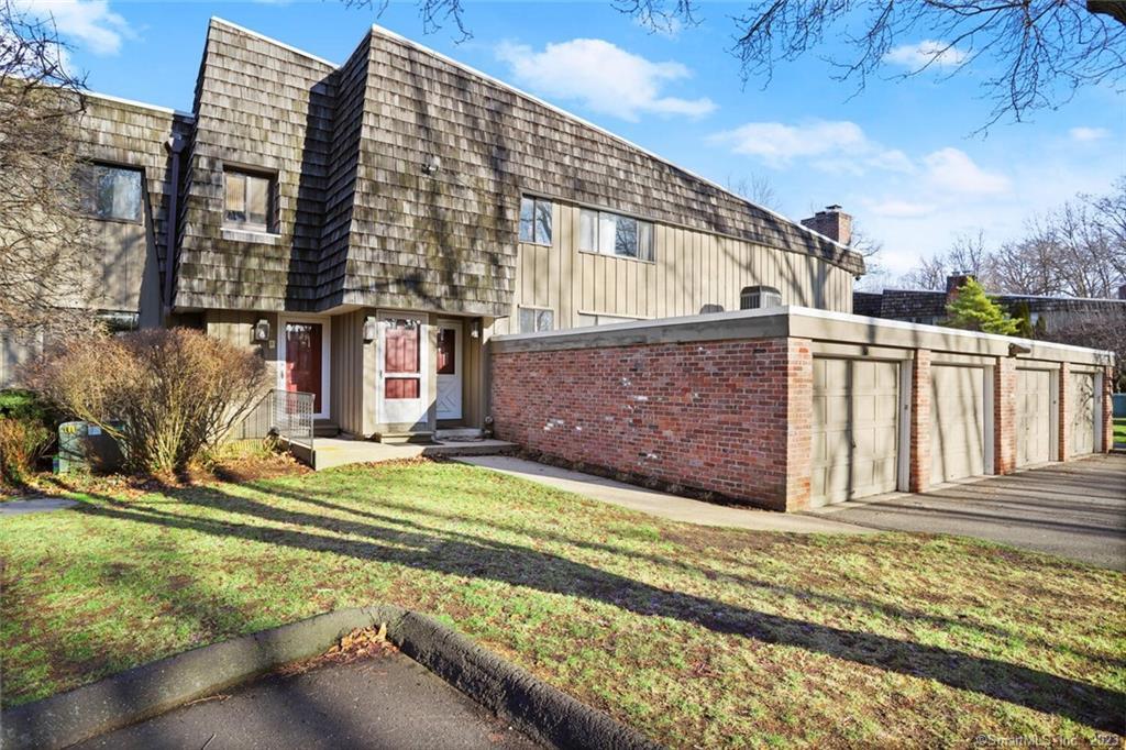 71 Ledgebrook Drive, Unit 71 — exterior photo