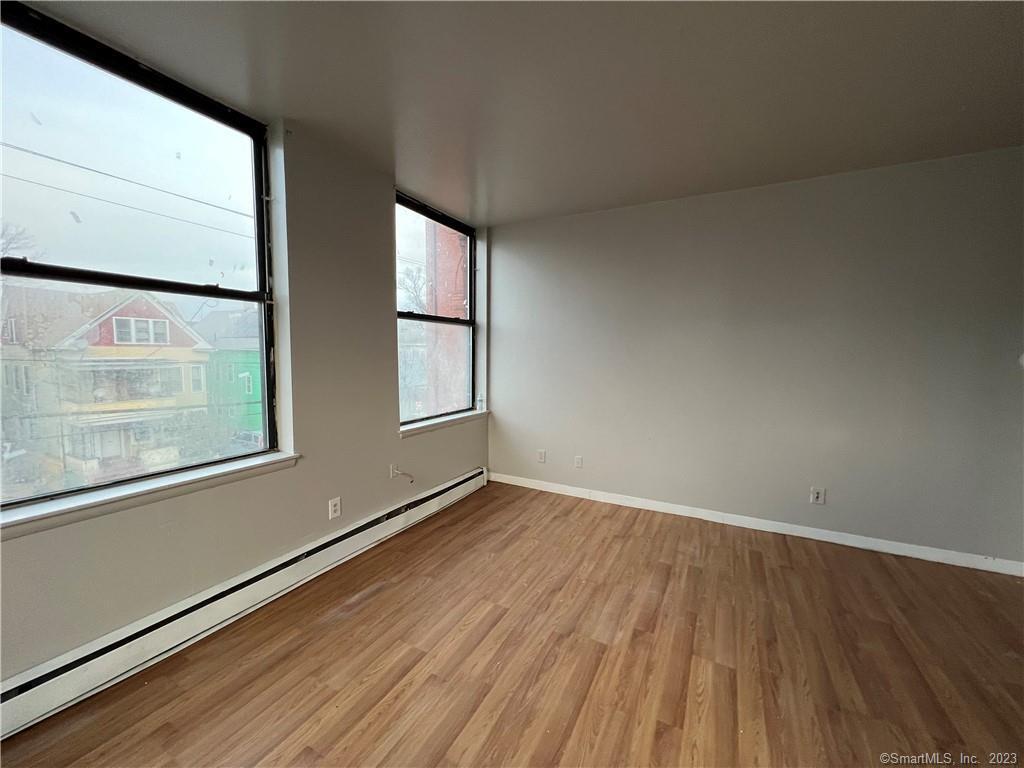 Location, location, location !!! Spacious three bedroom apartment available in New Haven, CT !!! Close to allyour needs ! parking is available !!