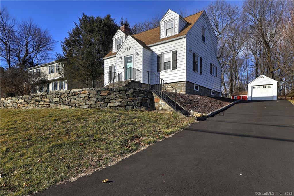 36 Beardsley Parkway — exterior photo