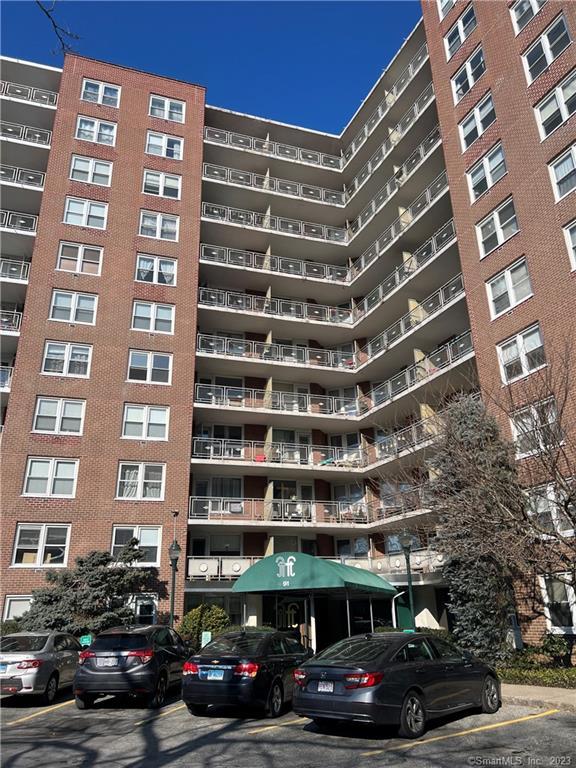 91 Strawberry Hill Avenue, Unit 834 — exterior photo