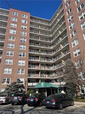 91 Strawberry Hill Avenue, Unit 834