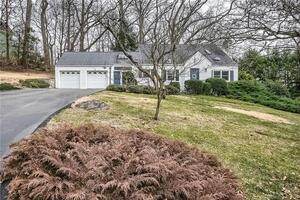 6 Cliffview Drive