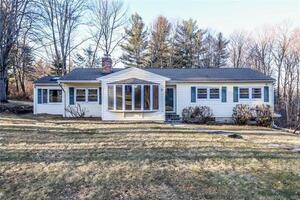28 Taunton Ridge Road