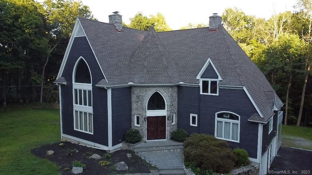 108 Coventry Lane — exterior photo