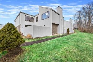 2 Teaberry Lane, Unit 2