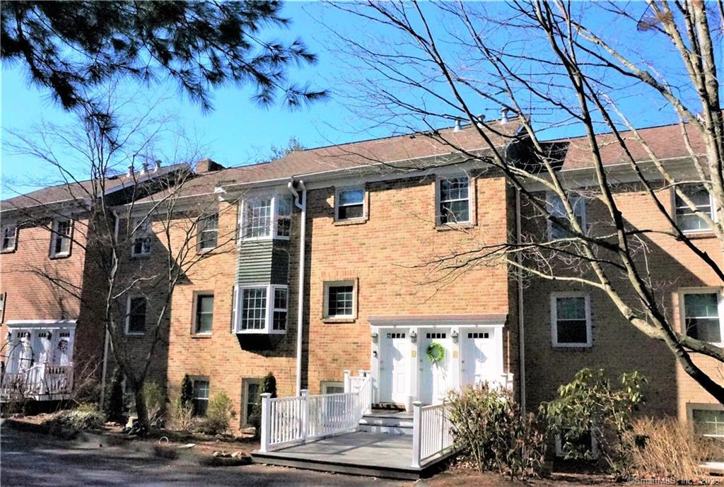 3 Valley View Road, Unit 33 — exterior photo