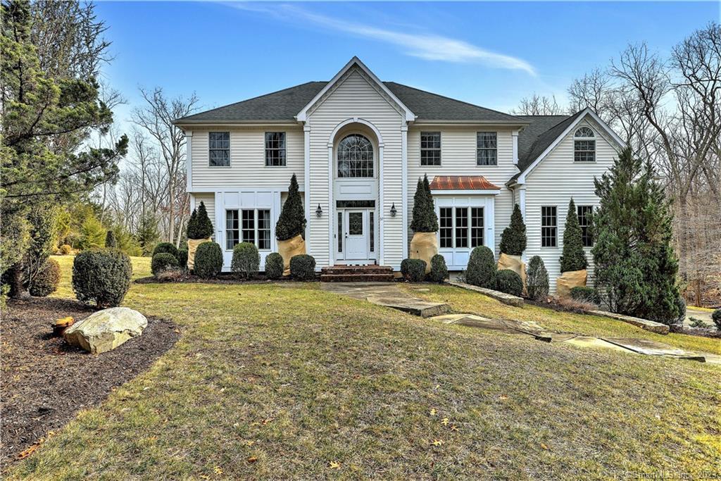 37 Russett Road — exterior photo